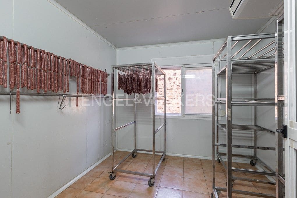 Local Comercial de 15 habitaciones en Alcublas en venta - 350.800 € (Ref: 9082434)