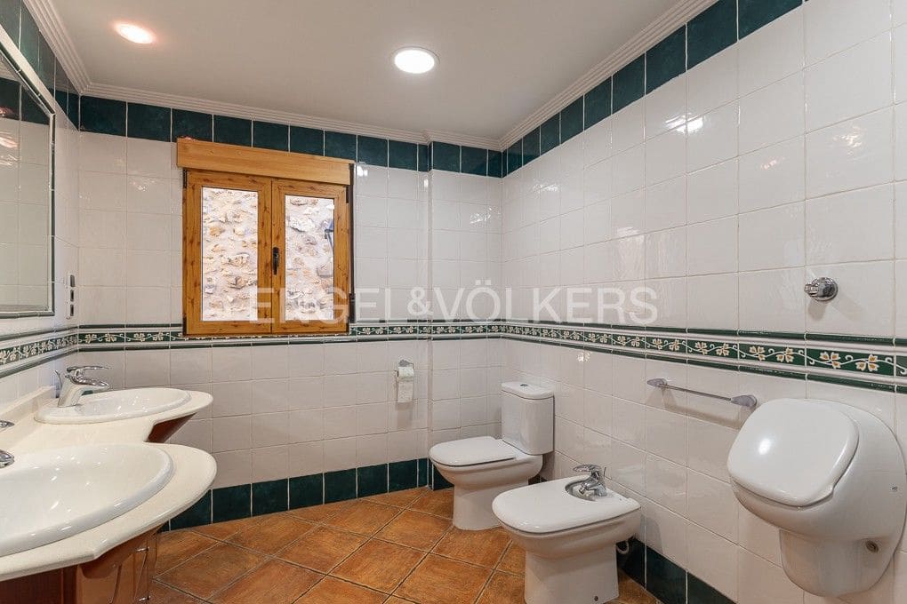 Local Comercial de 15 habitaciones en Alcublas en venta - 350.800 € (Ref: 9082434)
