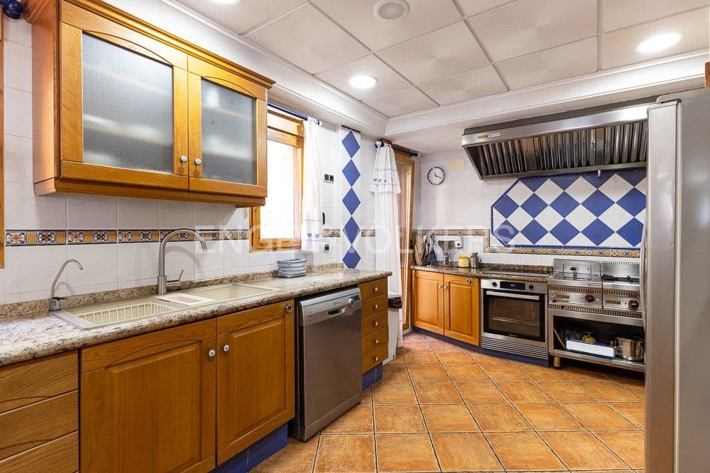 Local Comercial de 15 habitaciones en Alcublas en venta - 350.800 € (Ref: 9082434)