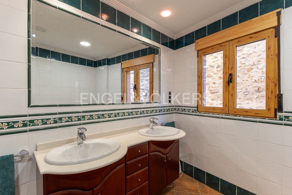Local Comercial de 15 habitaciones en Alcublas en venta - 350.800 € (Ref: 9082434)