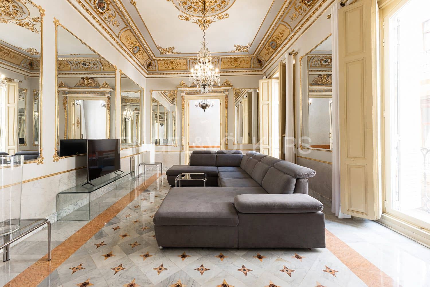 4 soveværelse Lejlighed til leje i Valencia by med garage - € 6.000 (Ref: 9082438)