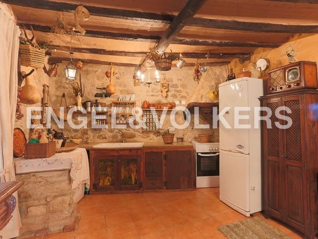 4 bedroom Finca/Country House for sale in Les Coves de Vinromà - € 175,000 (Ref: 9082441)