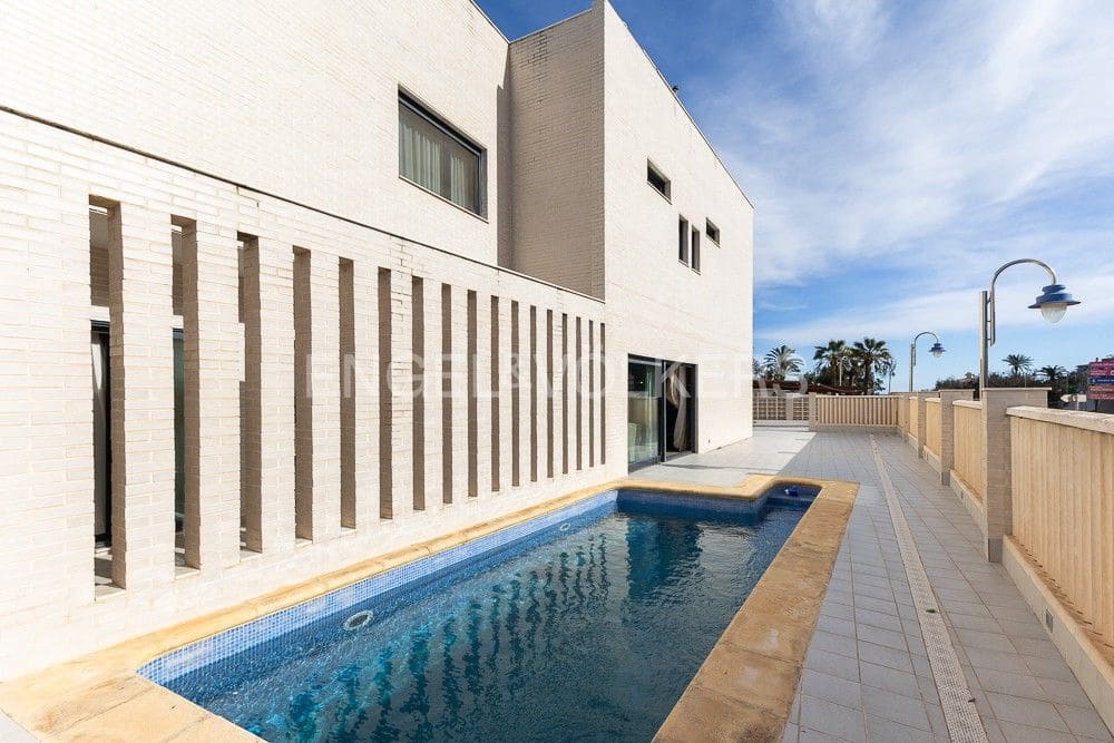 7 Zimmer Villa zu verkaufen in Cullera mit Pool Garage - 600.000 € (Ref: 9086613)