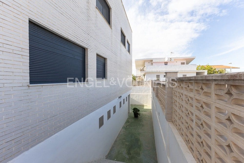 7 Zimmer Villa zu verkaufen in Cullera mit Pool Garage - 600.000 € (Ref: 9086613)