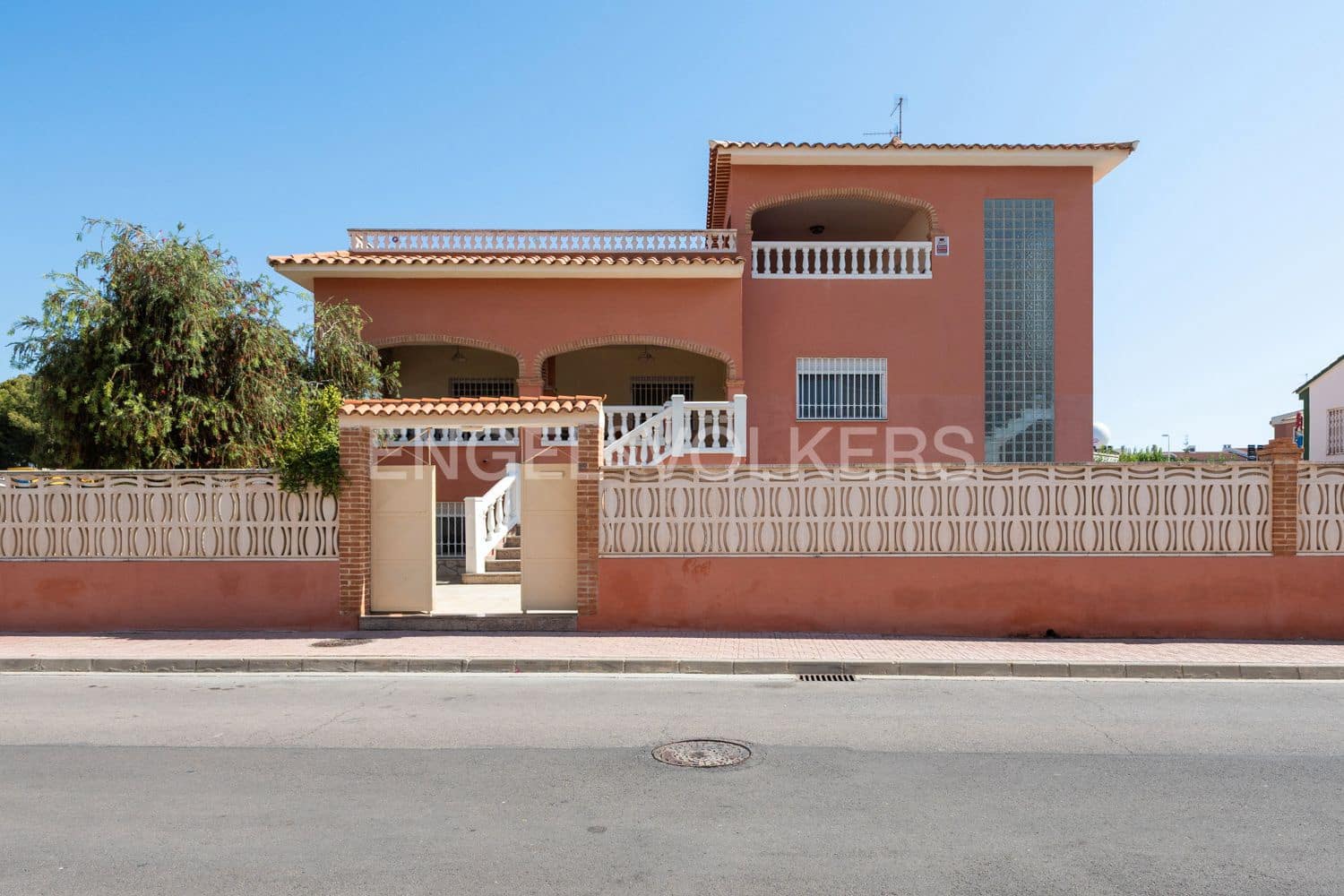 9 sypialnia Willa na sprzedaż w Oropesa  z basenem garażem - 595 000 € (Ref: 9093298)