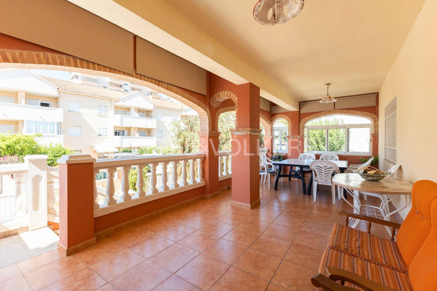 9 sypialnia Willa na sprzedaż w Oropesa  z basenem garażem - 595 000 € (Ref: 9093298)