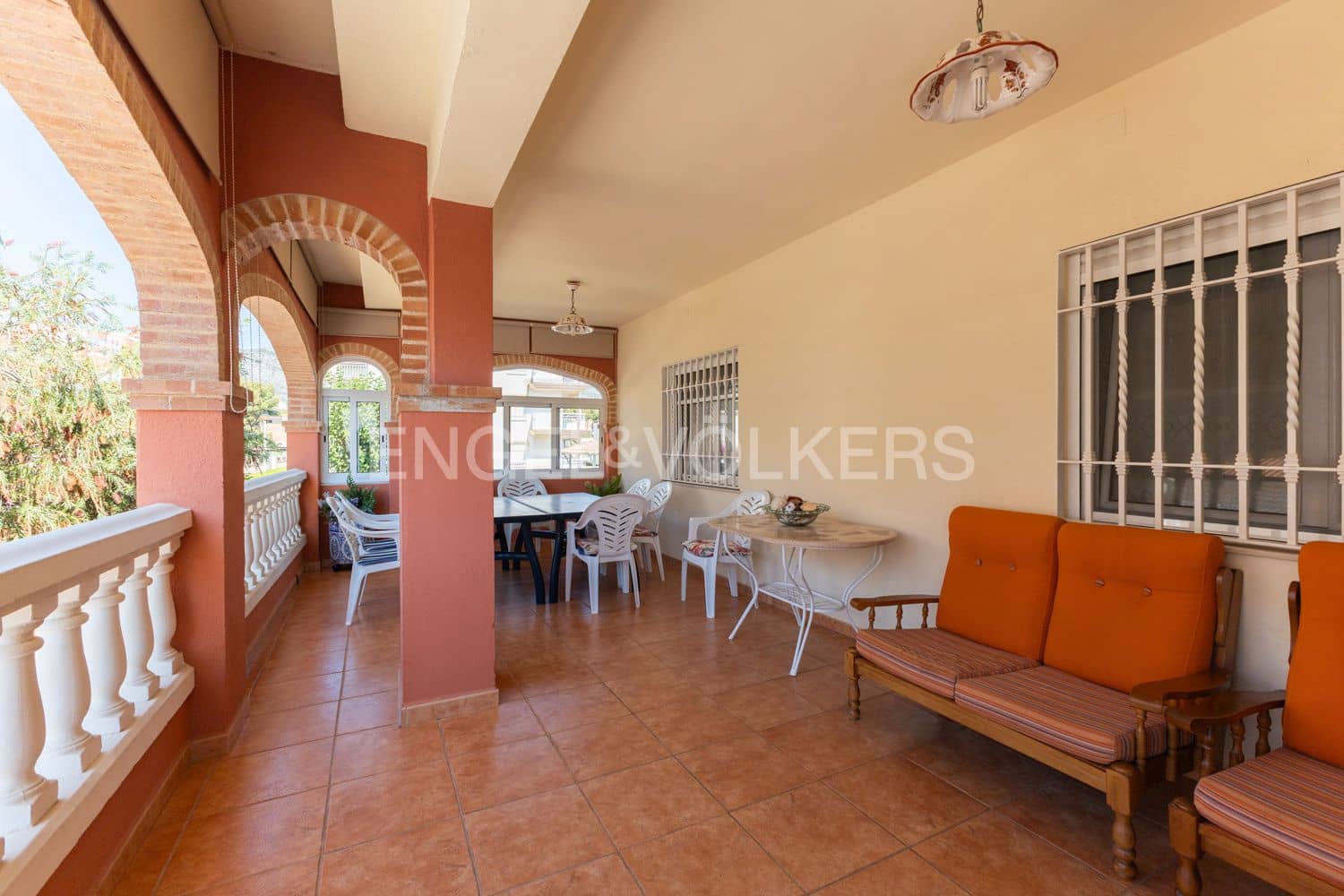 9 sypialnia Willa na sprzedaż w Oropesa  z basenem garażem - 595 000 € (Ref: 9093298)