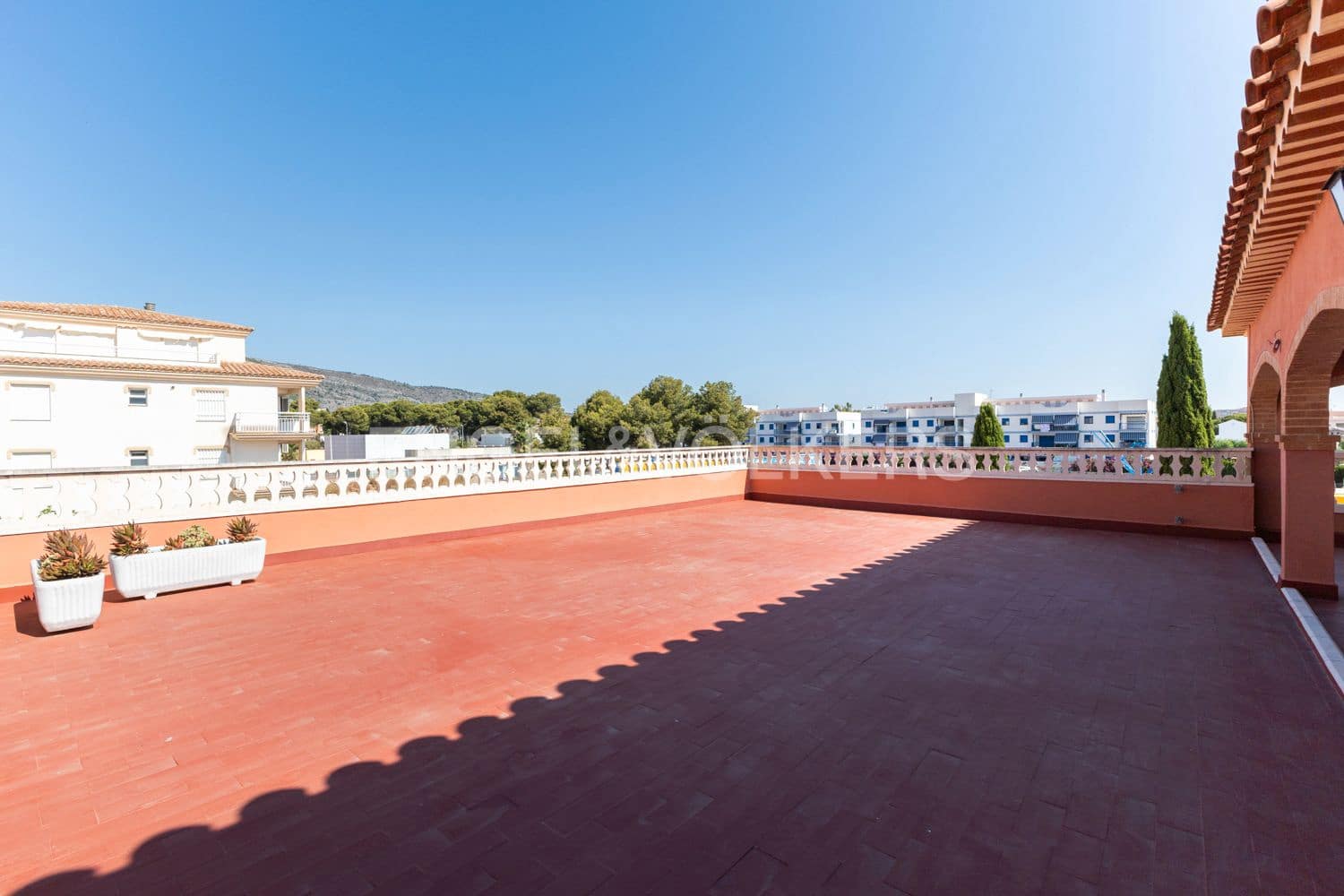 9 sypialnia Willa na sprzedaż w Oropesa  z basenem garażem - 595 000 € (Ref: 9093298)