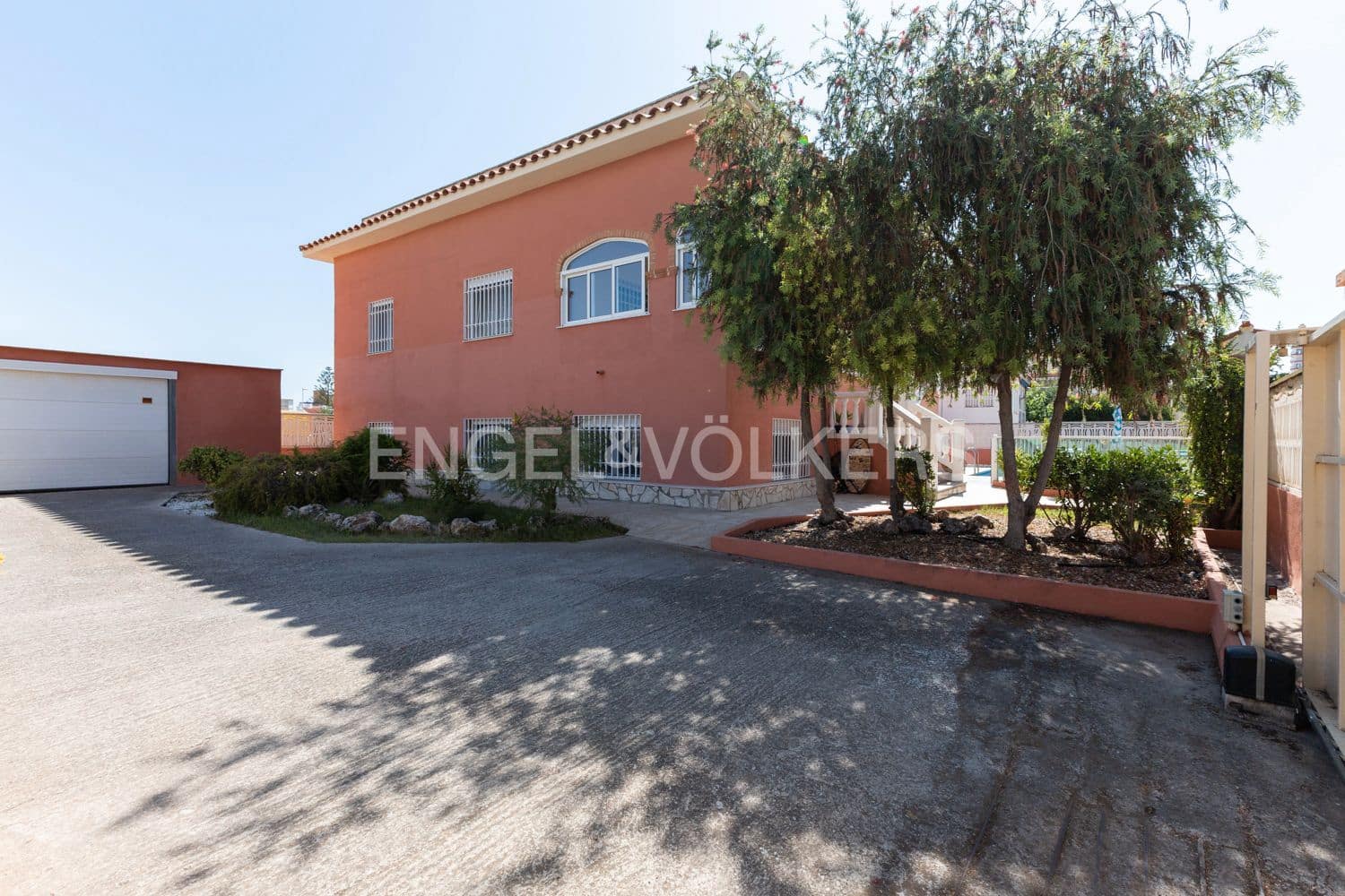 9 sypialnia Willa na sprzedaż w Oropesa  z basenem garażem - 595 000 € (Ref: 9093298)
