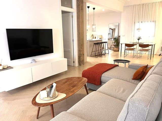 4 soveværelse Lejlighed til leje i Cabanyal-Canyamelar, Valencia by - € 2.490 (Ref: 9093299)