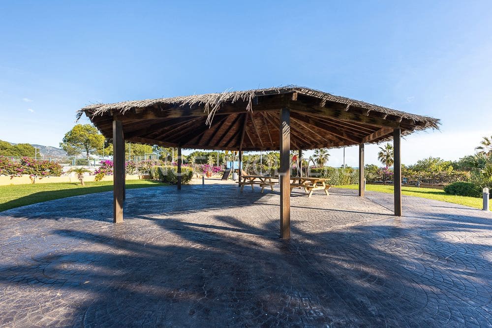 2 sovrum Lägenhet till salu i Alcala de Xivert med pool garage - 299 000 € (Ref: 9097030)
