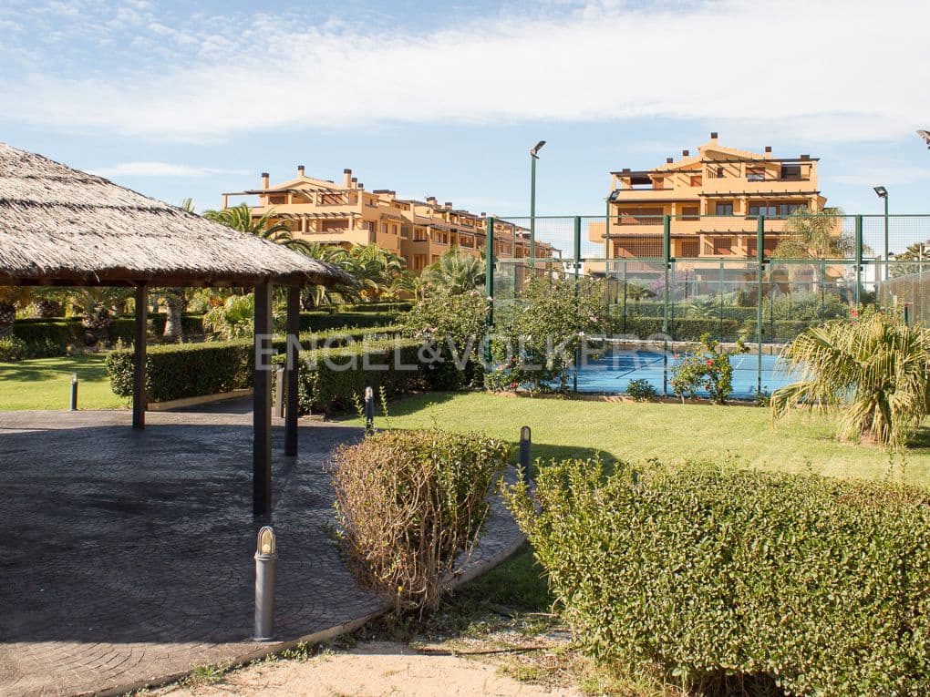 2 sovrum Lägenhet till salu i Alcala de Xivert med pool garage - 299 000 € (Ref: 9097030)