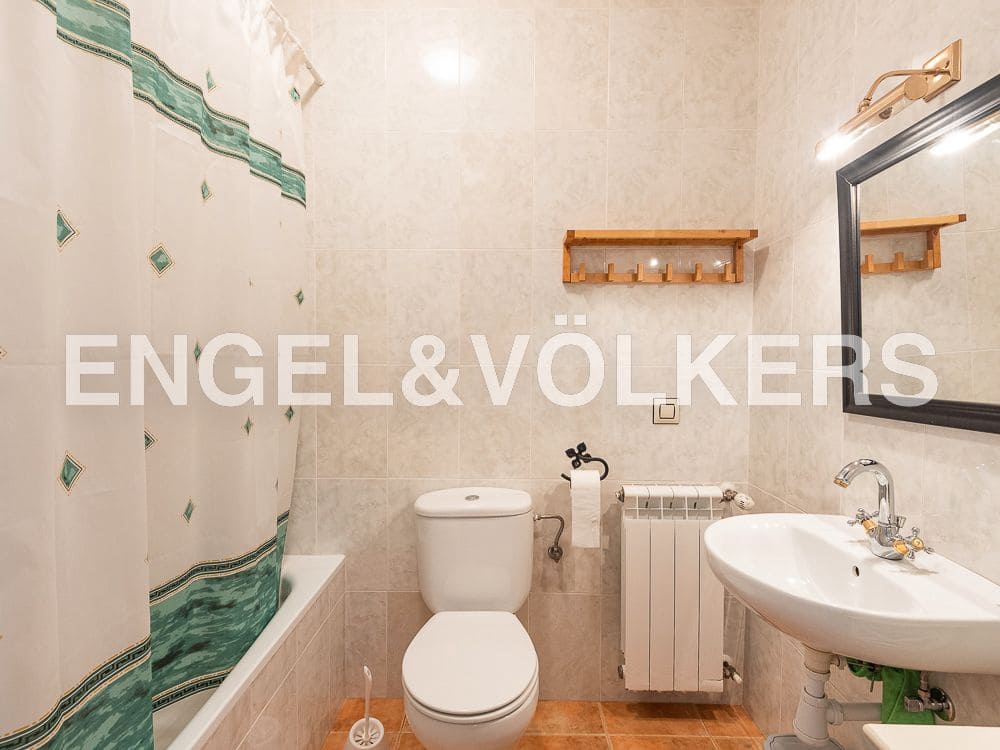 8 bedroom Villa for sale in Calig with pool garage - € 790,000 (Ref: 9099414)