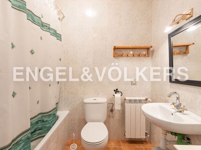 8 bedroom Villa for sale in Càlig with pool garage - € 790,000 (Ref: 9099414)