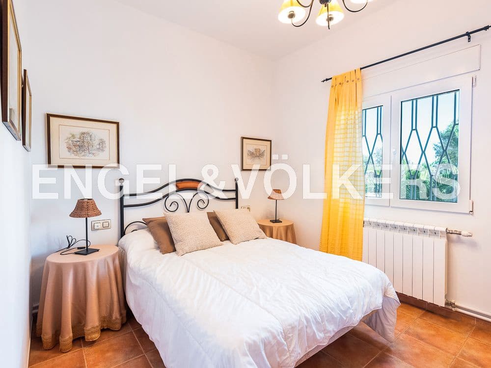 8 bedroom Villa for sale in Calig with pool garage - € 790,000 (Ref: 9099414)