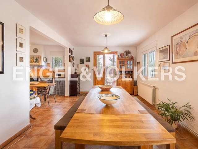 8 bedroom Villa for sale in Càlig with pool garage - € 790,000 (Ref: 9099414)