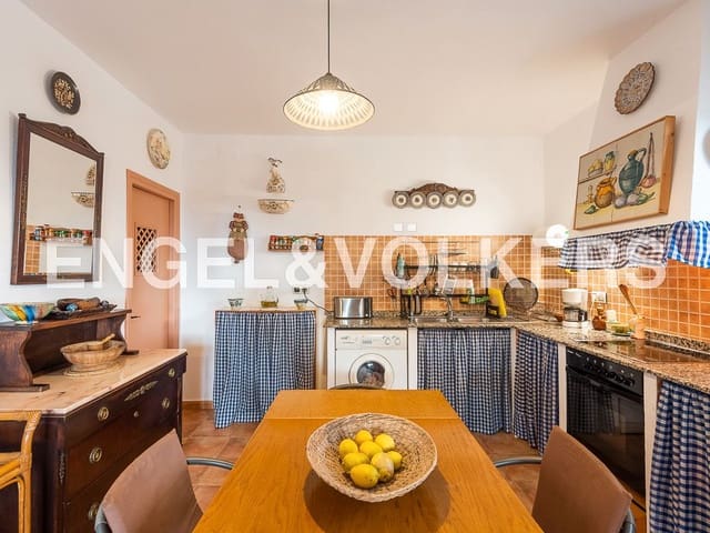 8 bedroom Villa for sale in Càlig with pool garage - € 790,000 (Ref: 9099414)