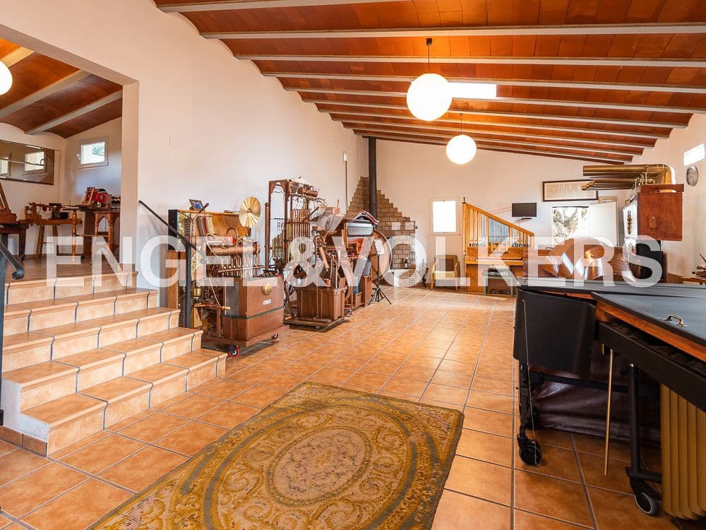 8 bedroom Villa for sale in Calig with pool garage - € 790,000 (Ref: 9099414)
