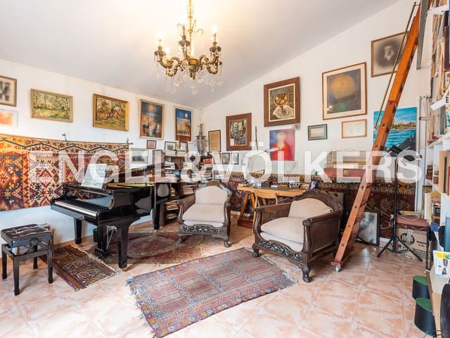 8 bedroom Villa for sale in Càlig with pool garage - € 790,000 (Ref: 9099414)