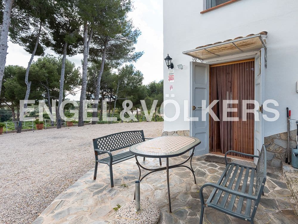 8 bedroom Villa for sale in Calig with pool garage - € 790,000 (Ref: 9099414)