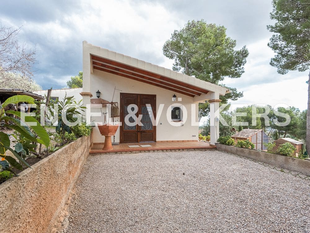 8 bedroom Villa for sale in Calig with pool garage - € 790,000 (Ref: 9099414)