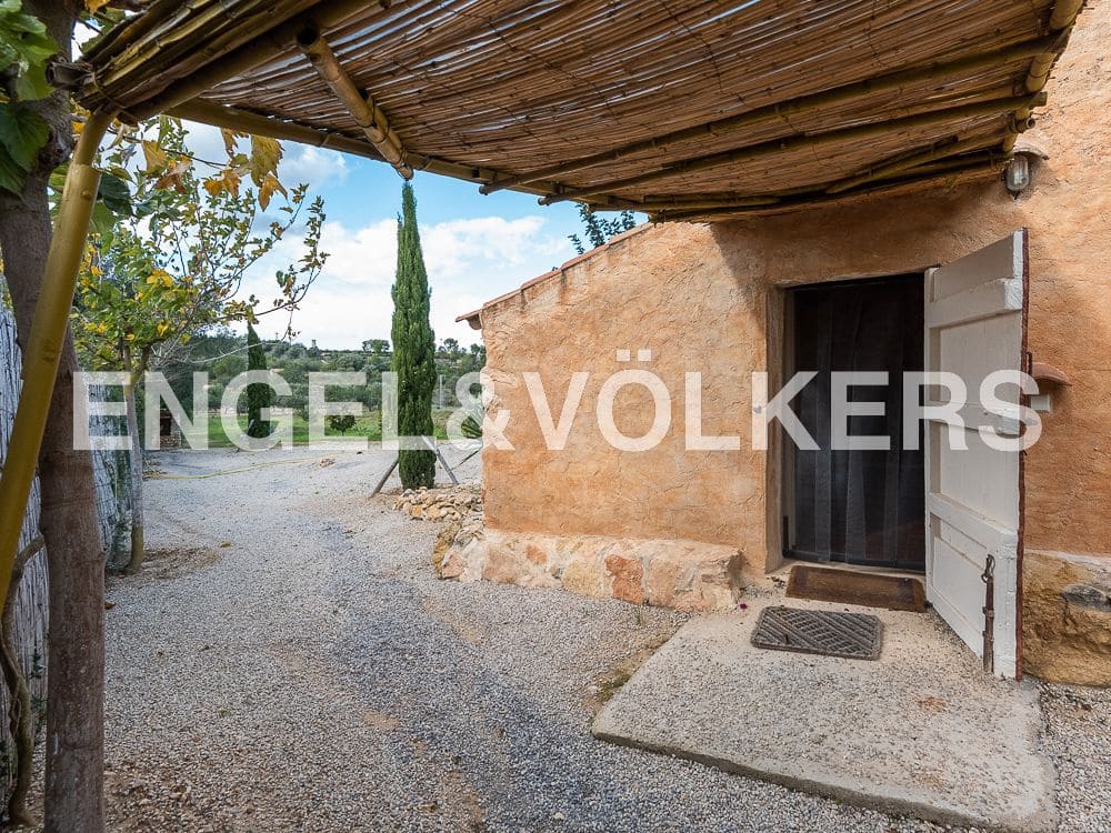 8 bedroom Villa for sale in Calig with pool garage - € 790,000 (Ref: 9099414)