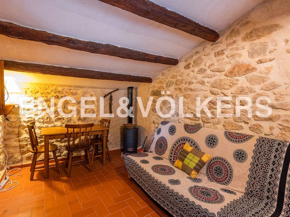8 bedroom Villa for sale in Calig with pool garage - € 790,000 (Ref: 9099414)