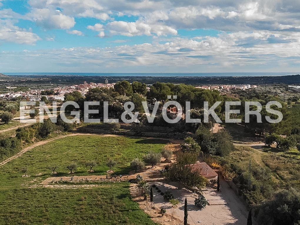 8 bedroom Villa for sale in Calig with pool garage - € 790,000 (Ref: 9099414)