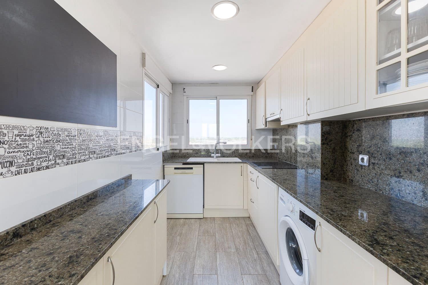 2 bedroom Penthouse for sale in Valencia city with garage - € 270,000 (Ref: 9103548)