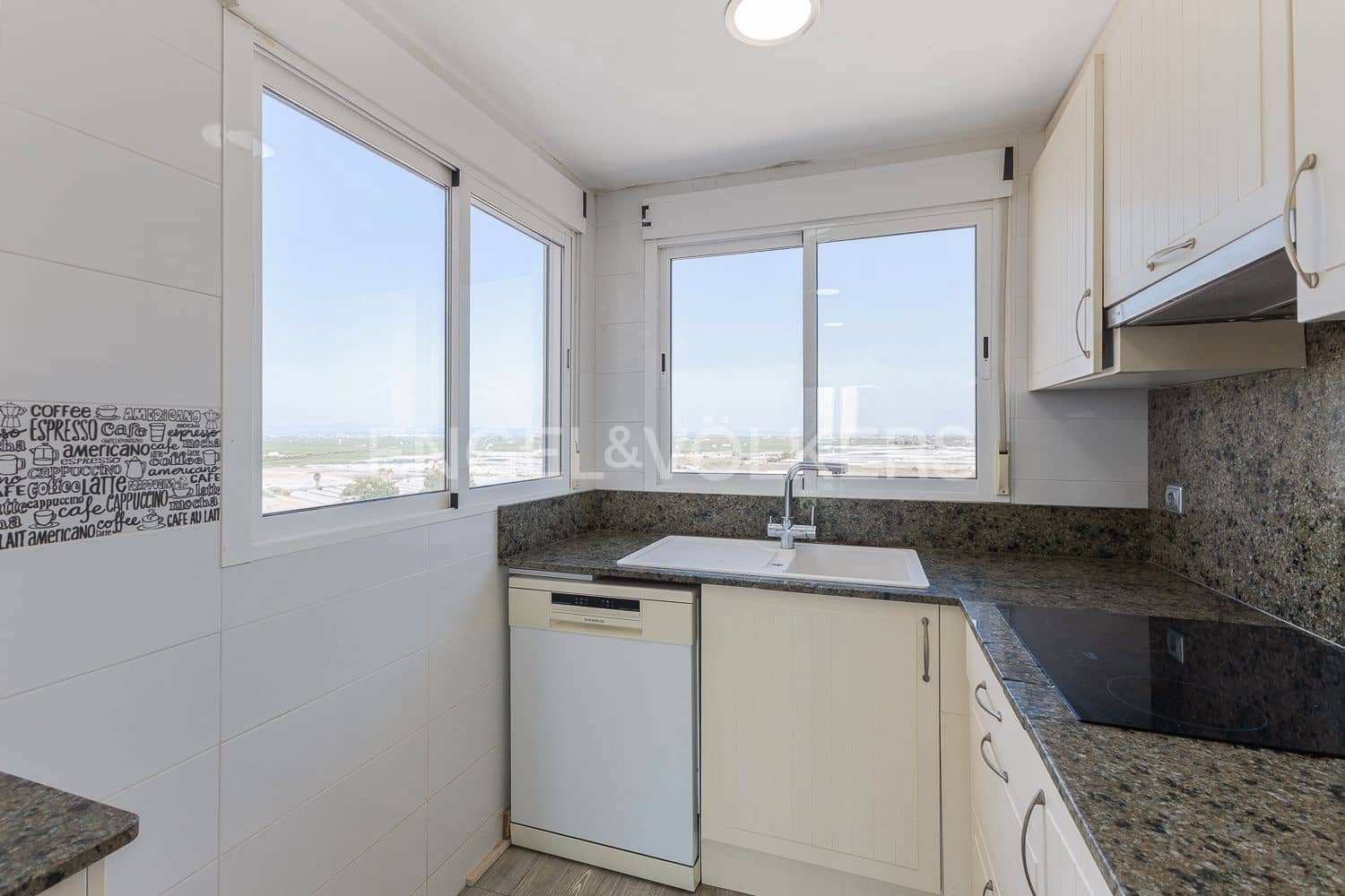 2 bedroom Penthouse for sale in Valencia city with garage - € 270,000 (Ref: 9103548)