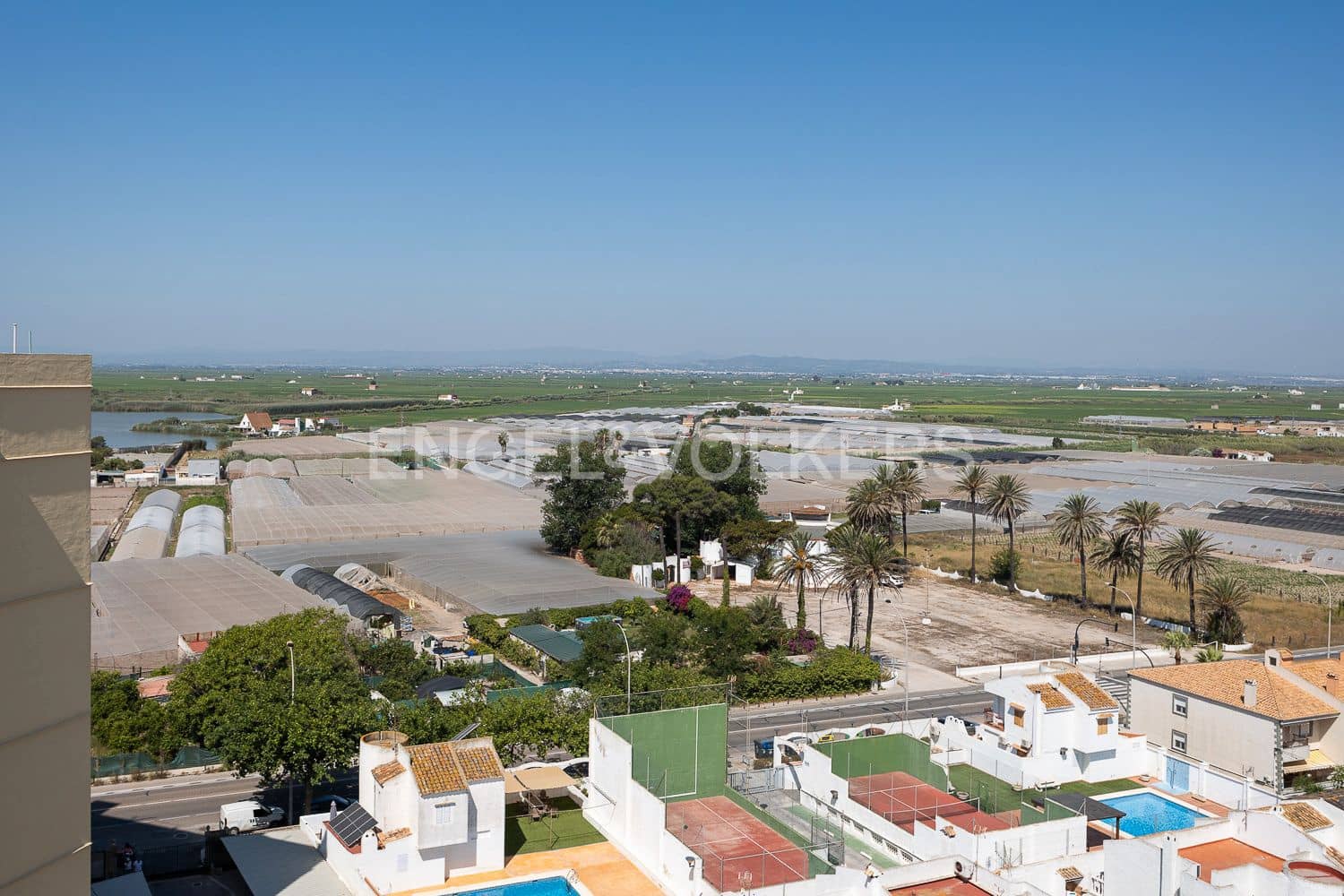 2 bedroom Penthouse for sale in Valencia city with garage - € 270,000 (Ref: 9103548)