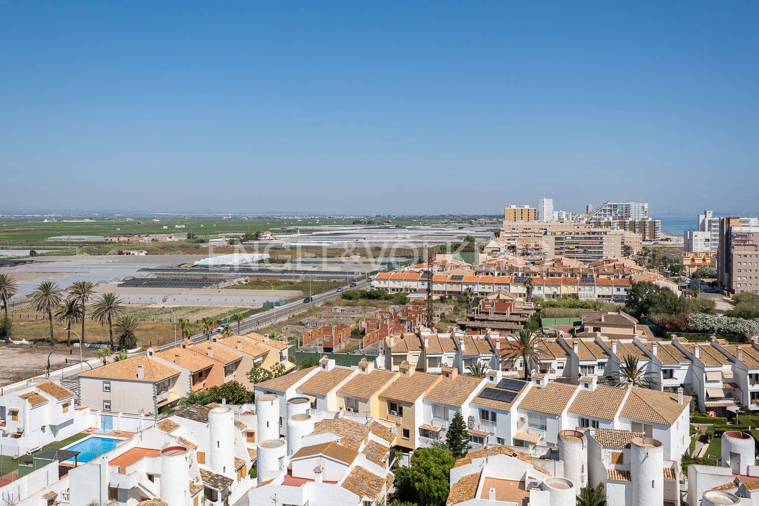 2 bedroom Penthouse for sale in Valencia city with garage - € 270,000 (Ref: 9103548)