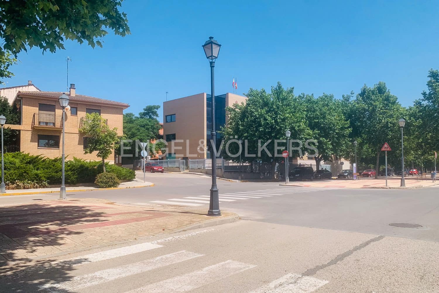 Building Plot for sale in Requena - € 174,900 (Ref: 9105284)