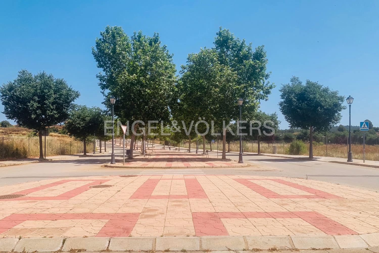 Building Plot for sale in Requena - € 174,900 (Ref: 9105284)