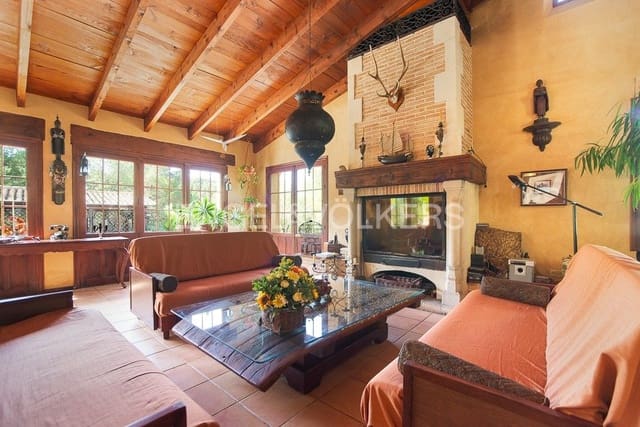 3 bedroom Finca/Country House for sale in Borriol with pool garage - € 850,000 (Ref: 9105286)