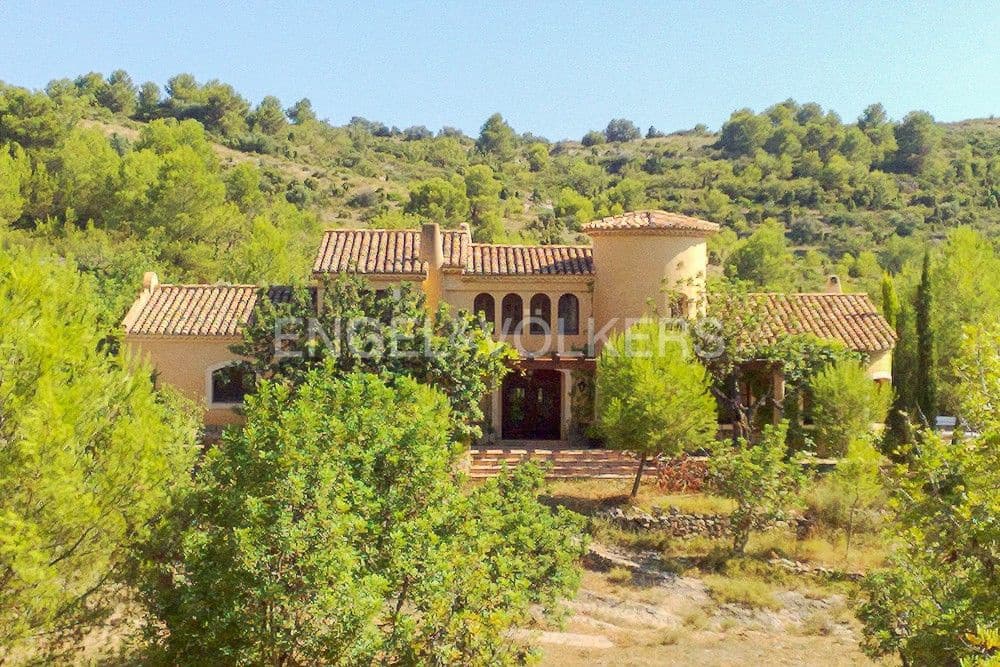 3 bedroom Finca/Country House for sale in Borriol with pool garage - € 850,000 (Ref: 9105286)