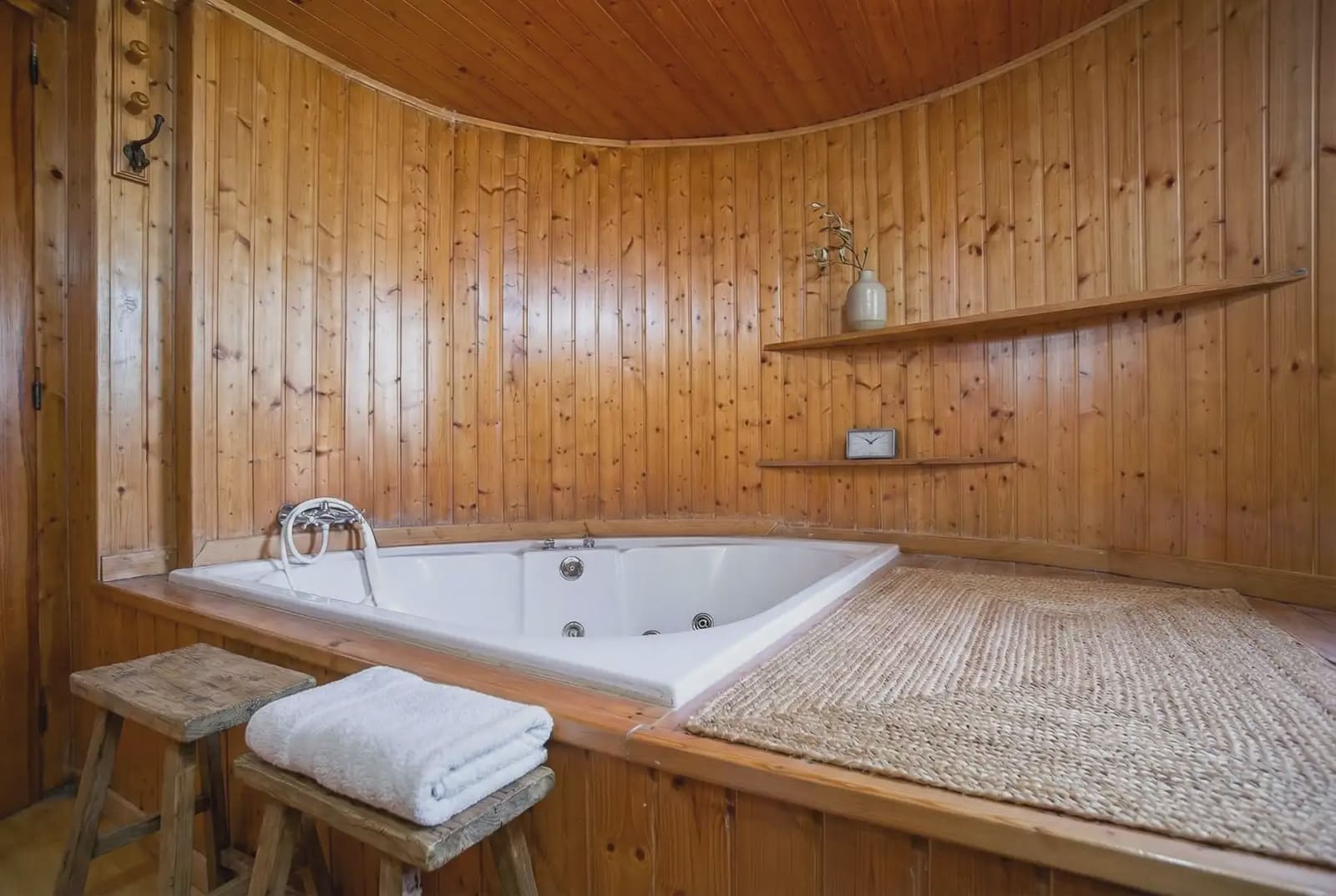 3 bedroom Finca/Country House for sale in Borriol with pool garage - € 850,000 (Ref: 9105286)