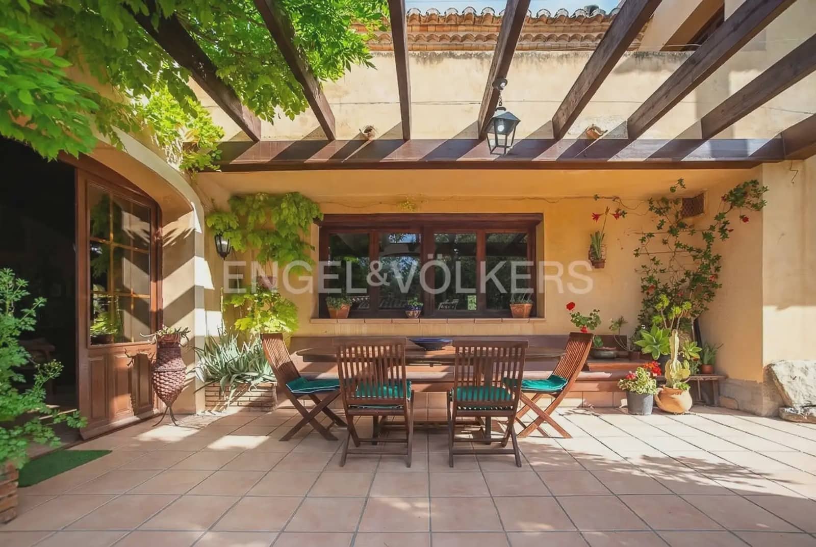 3 bedroom Finca/Country House for sale in Borriol with pool garage - € 850,000 (Ref: 9105286)