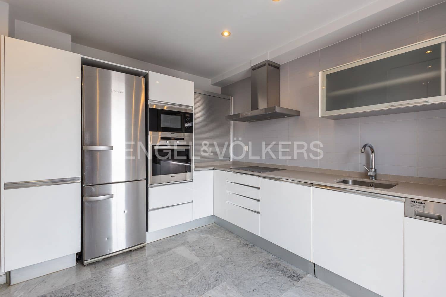 3 slaapkamer Flat te koop in Valencia stad met garage - € 795.000 (Ref: 9107780)