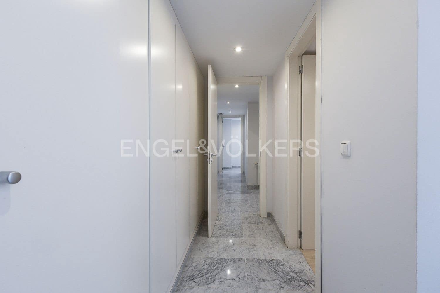 3 slaapkamer Flat te koop in Valencia stad met garage - € 795.000 (Ref: 9107780)