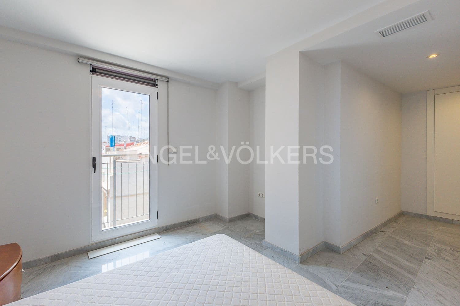 3 slaapkamer Flat te koop in Valencia stad met garage - € 795.000 (Ref: 9107780)