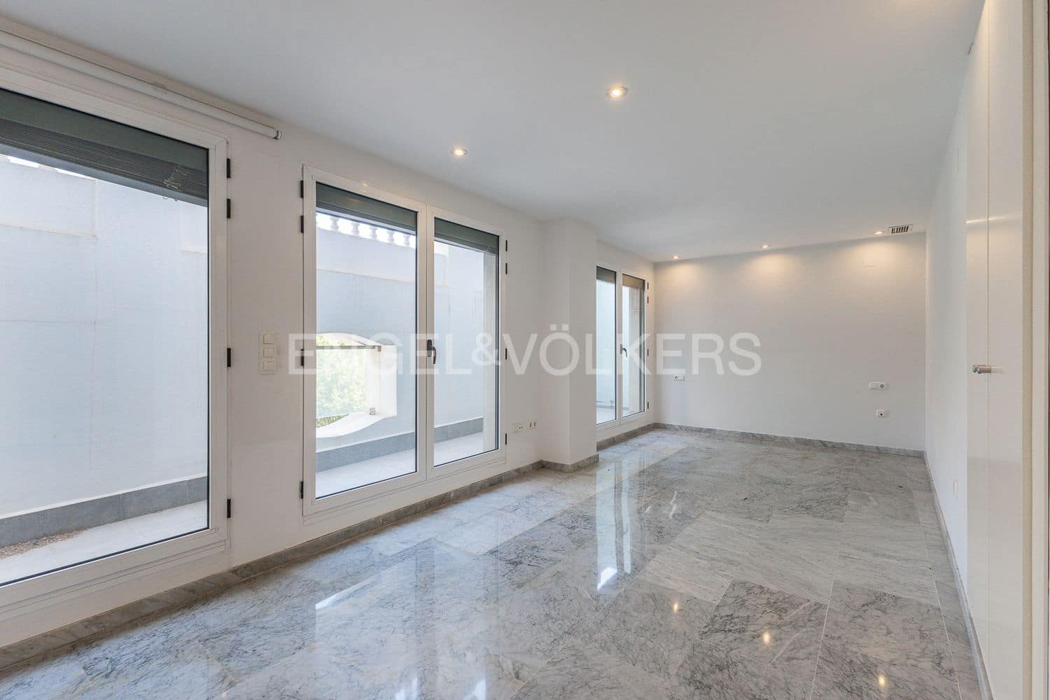 3 slaapkamer Flat te koop in Valencia stad met garage - € 795.000 (Ref: 9107780)