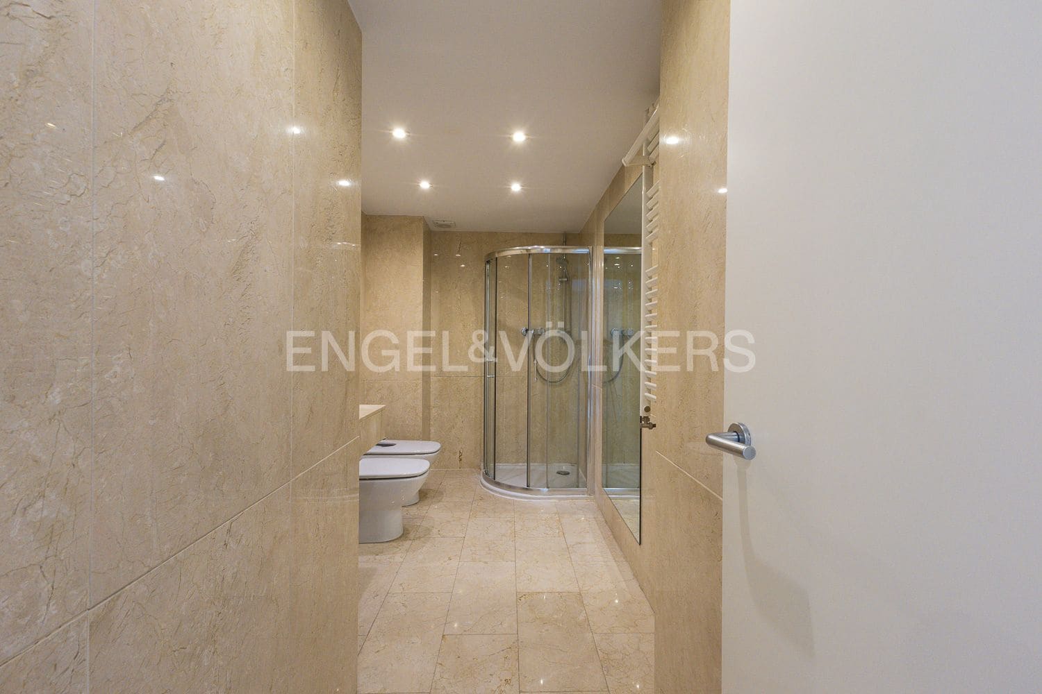 3 slaapkamer Flat te koop in Valencia stad met garage - € 795.000 (Ref: 9107780)