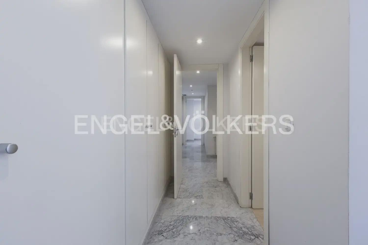 Piso de 3 habitaciones en València ciudad en venta con garaje - 795.000 € (Ref: 9107780)
