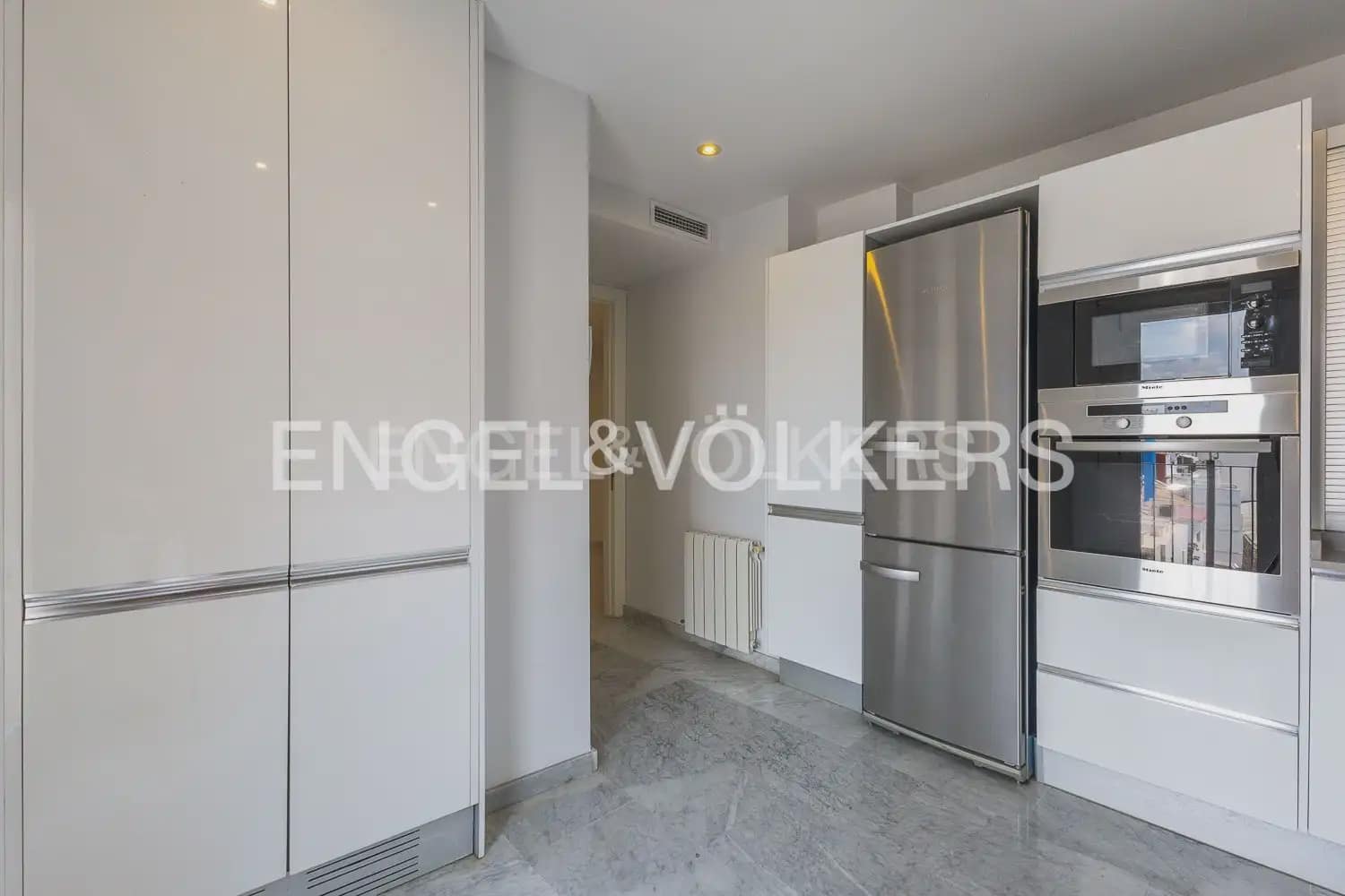 Piso de 3 habitaciones en València ciudad en venta con garaje - 795.000 € (Ref: 9107780)