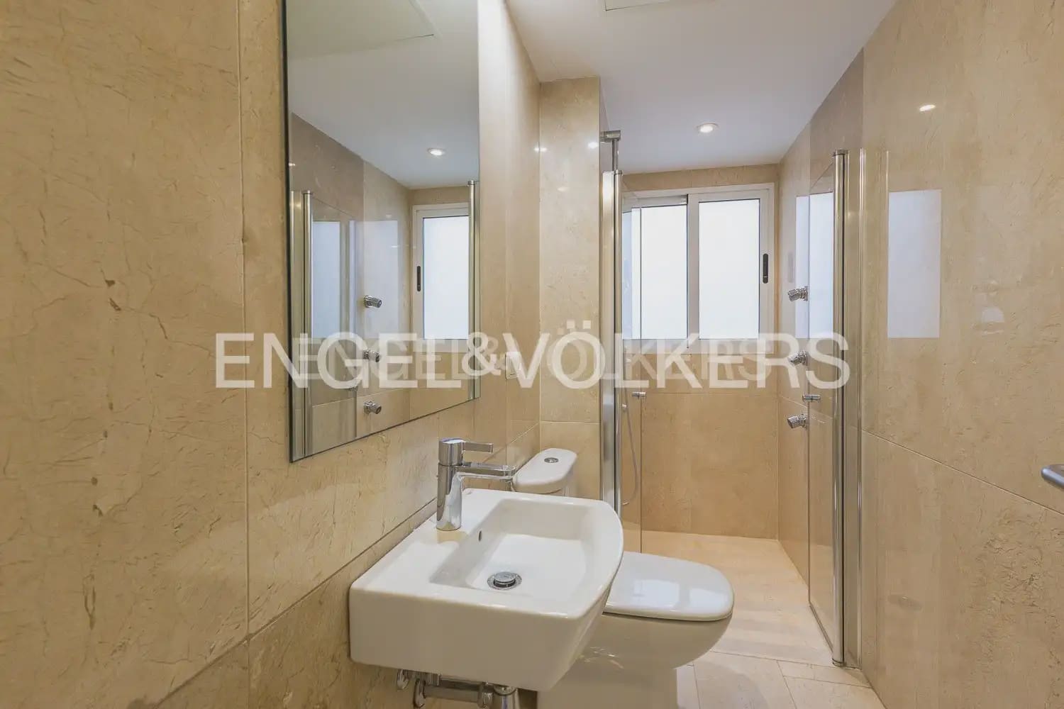 Piso de 3 habitaciones en València ciudad en venta con garaje - 795.000 € (Ref: 9107780)