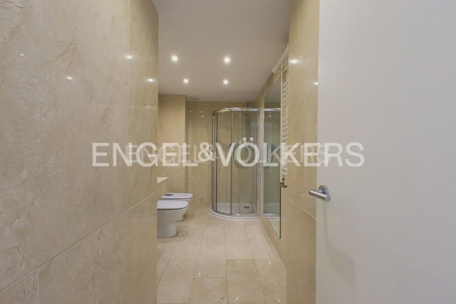Piso de 3 habitaciones en València ciudad en venta con garaje - 795.000 € (Ref: 9107780)