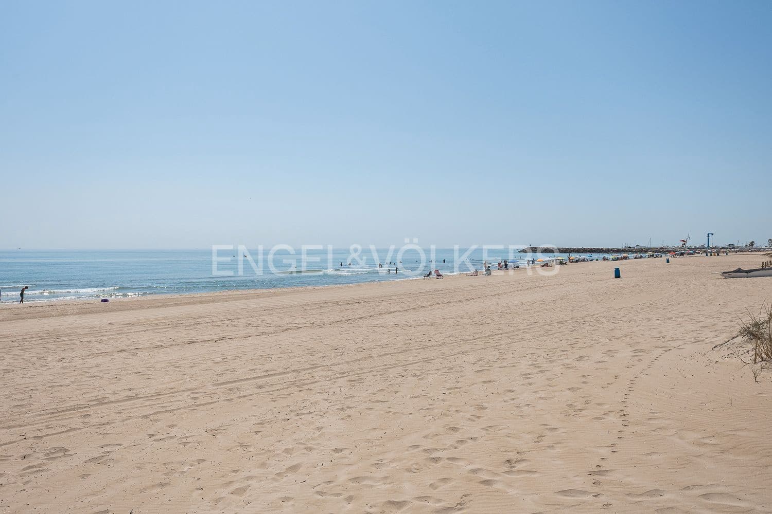 2 bedroom Apartment for rent in Valencia city with garage - € 2,500 (Ref: 9107787)