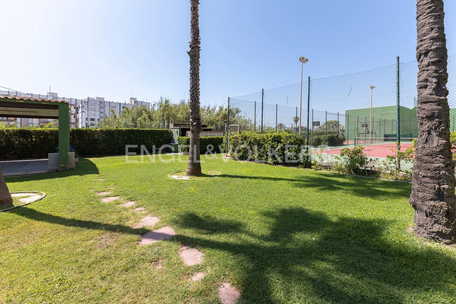 2 bedroom Apartment for rent in Valencia city with garage - € 2,500 (Ref: 9107787)