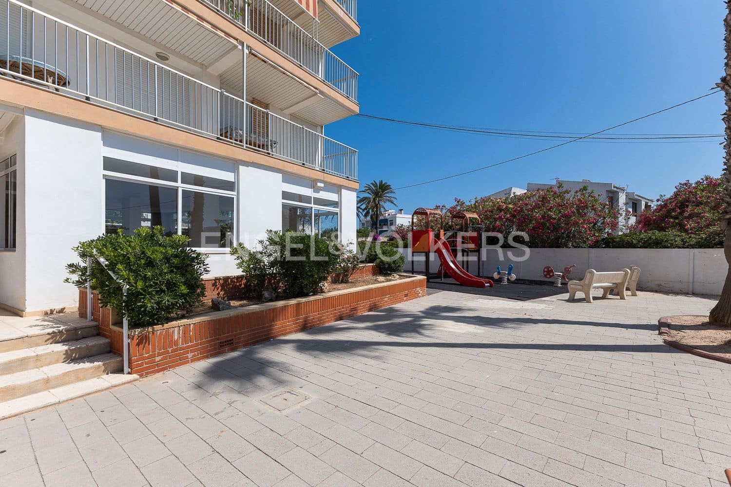2 bedroom Apartment for rent in Valencia city with garage - € 2,500 (Ref: 9107787)